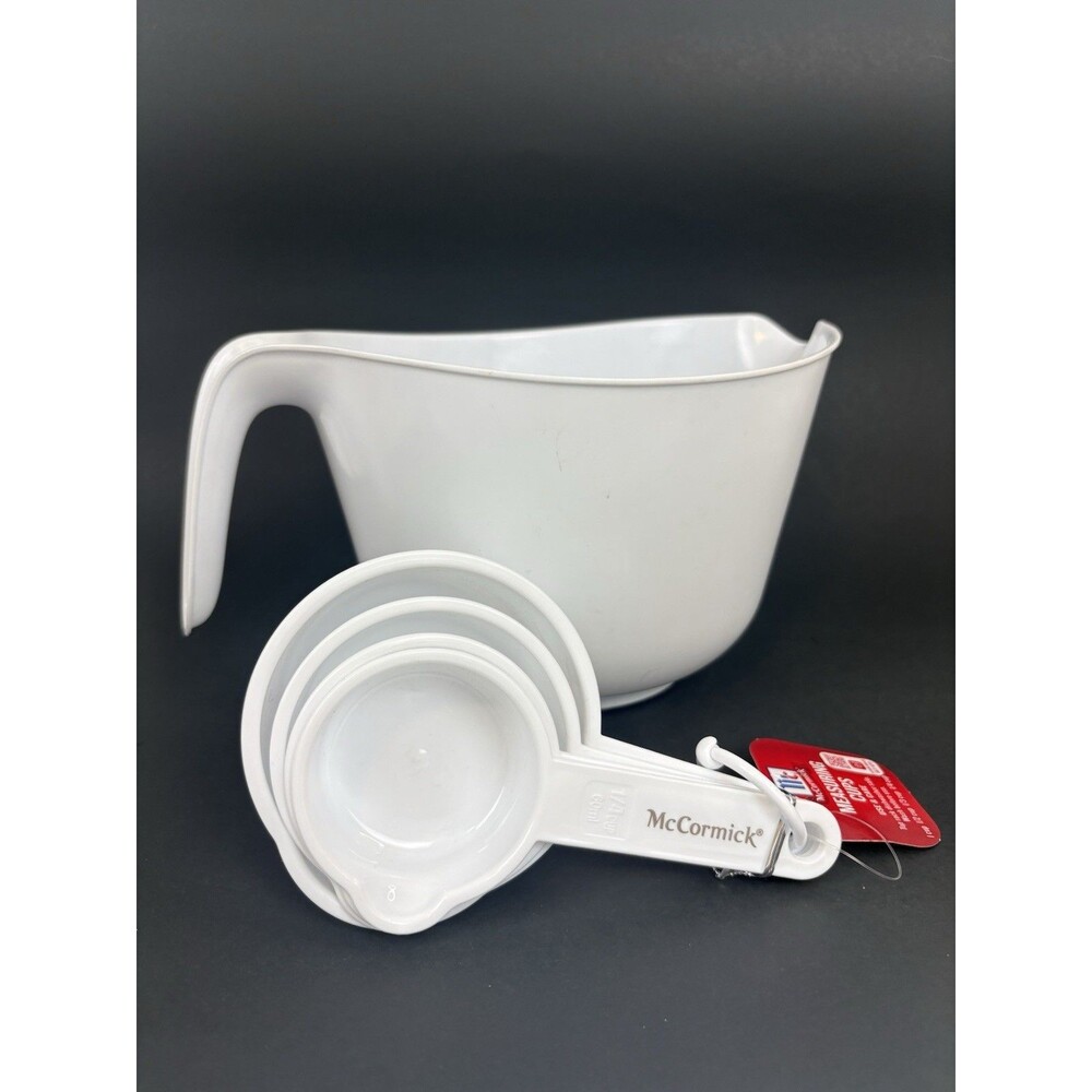 McCormick Measuring Cup Set and Mainstays Mixing Bowl Bundle Plastic New